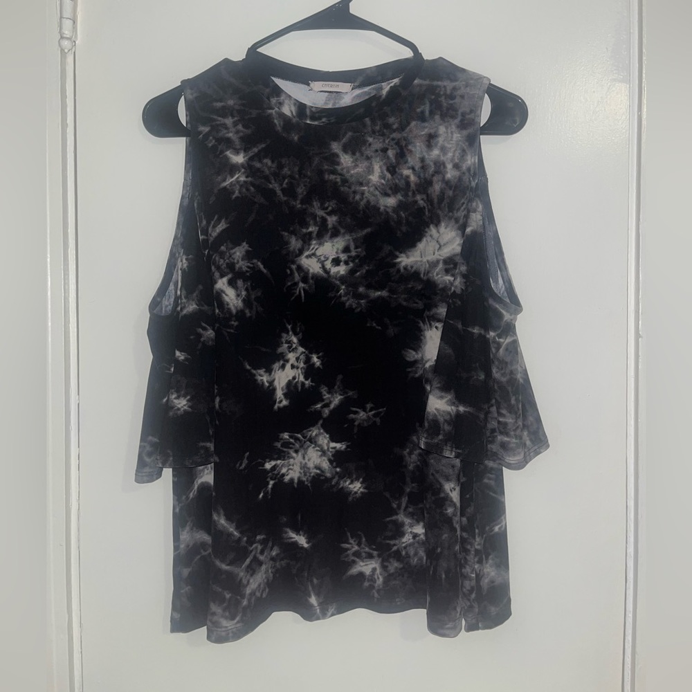 Cold shoulder short sleeve shirt